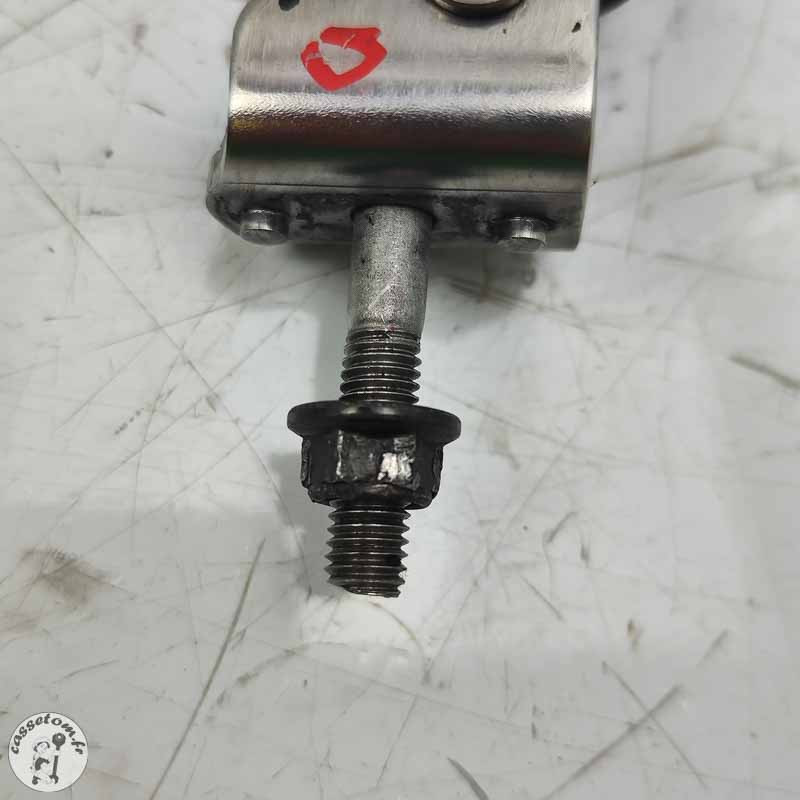 Repose pied arrière droit  Triumph 2300 rocket III 2005