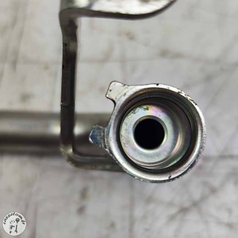 Rampe haute pression  Triumph 2300 rocket III 2005