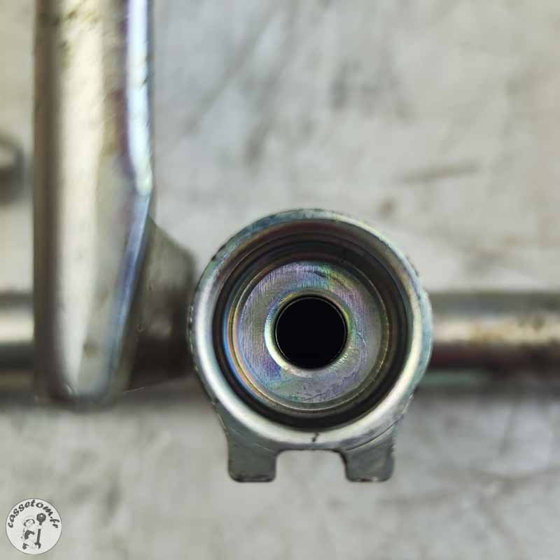 Rampe haute pression  Triumph 2300 rocket III 2005