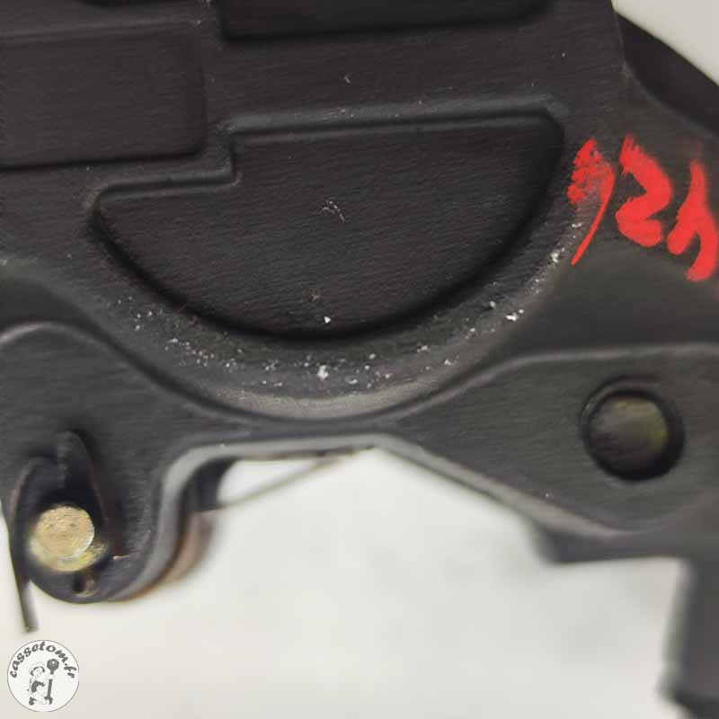 Etrier avant droit  Triumph 2300 rocket III 2005