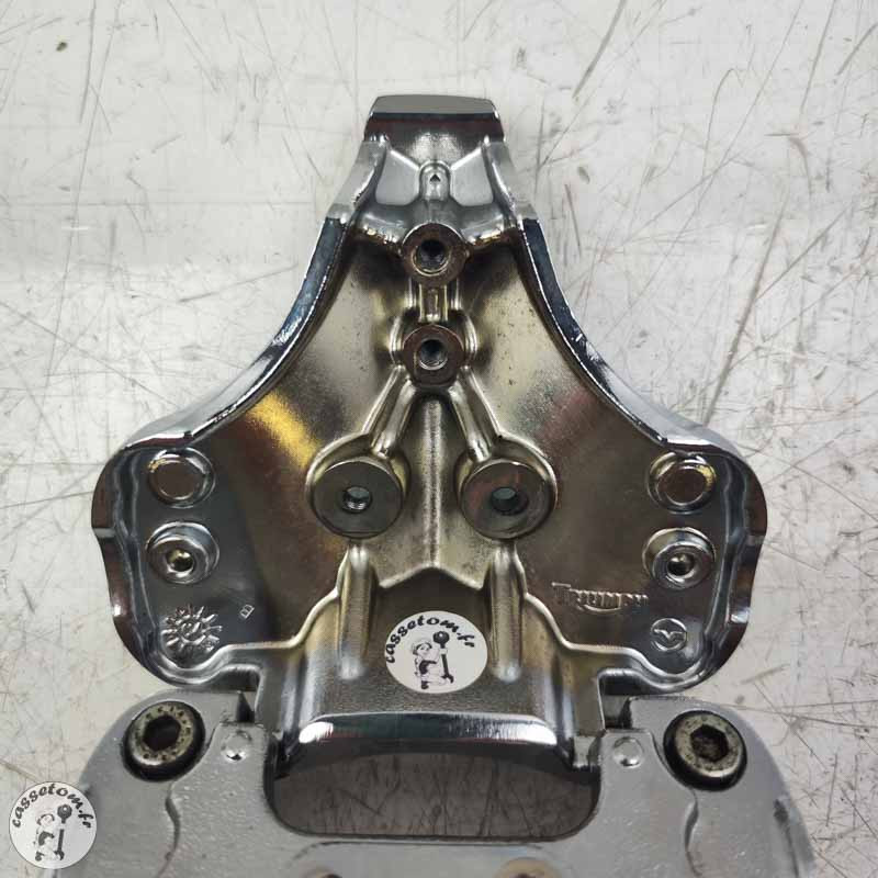 Support compteur / pontet de guidon  Triumph 2300 rocket III 2005