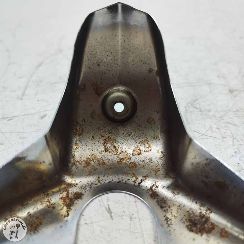 Cache sous té supérieur  Triumph 2300 rocket III 2005