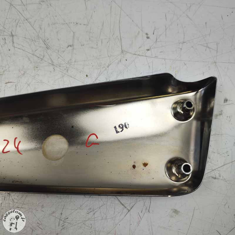 Cache platine arrière gauche  Triumph 2300 rocket III 2005