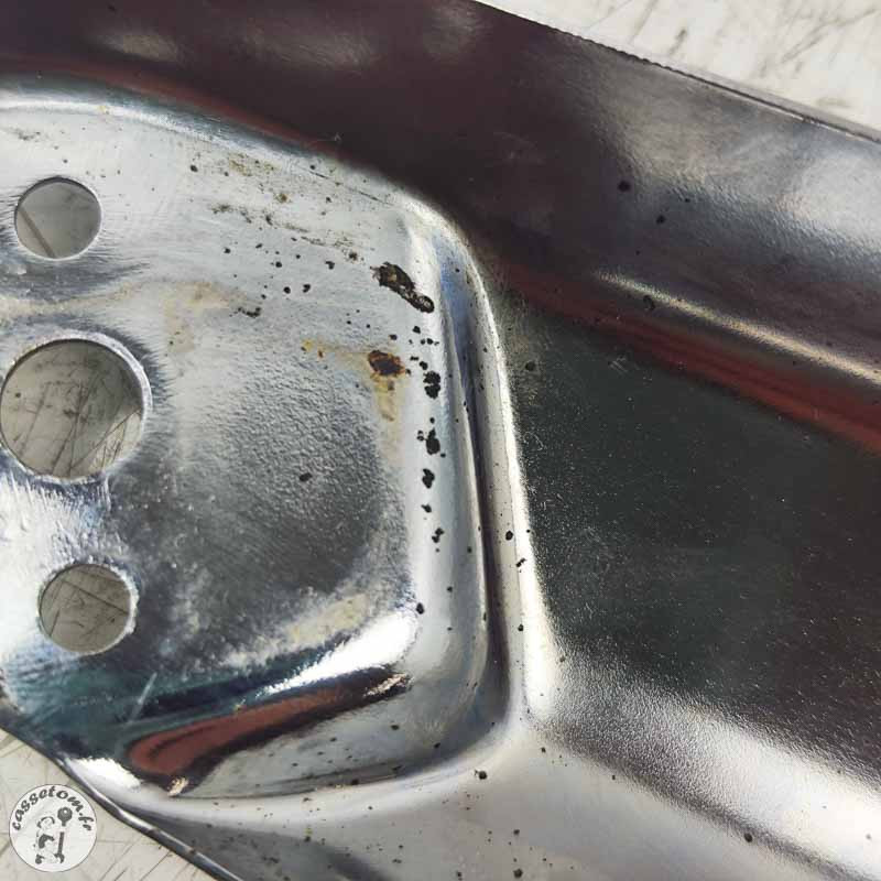 Cache platine arrière gauche  Triumph 2300 rocket III 2005