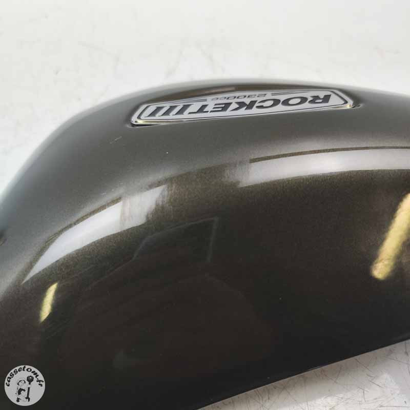 Cache sous selle droit  Triumph 2300 rocket III 2005