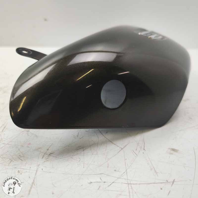 Cache sous selle droit  Triumph 2300 rocket III 2005