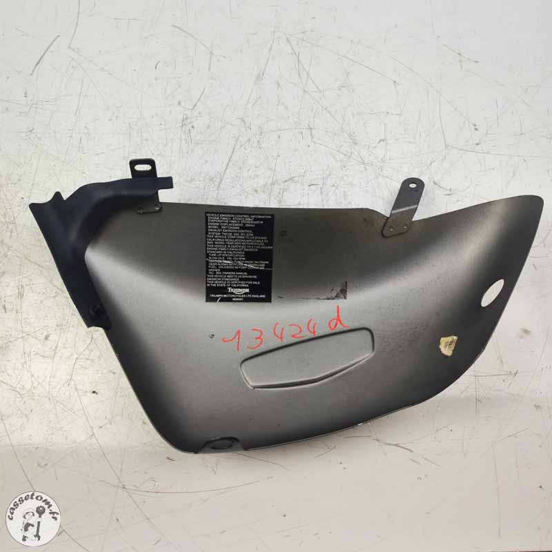 Cache sous selle droit  Triumph 2300 rocket III 2005