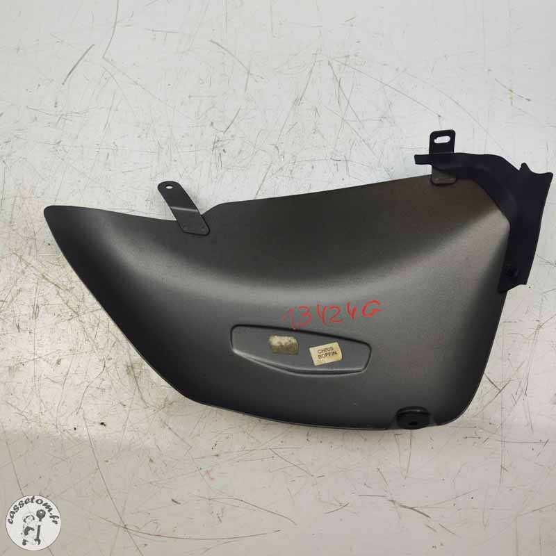 Cache sous selle gauche  Triumph 2300 rocket III 2005