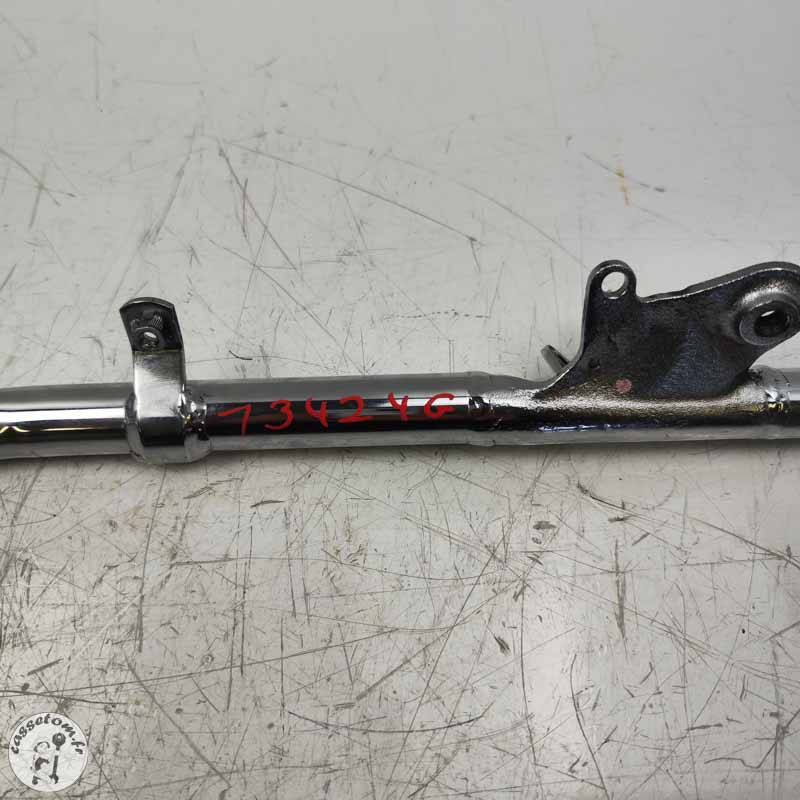 Barre de fixation commande au pieds gauche  Triumph 2300 rocket III 2005
