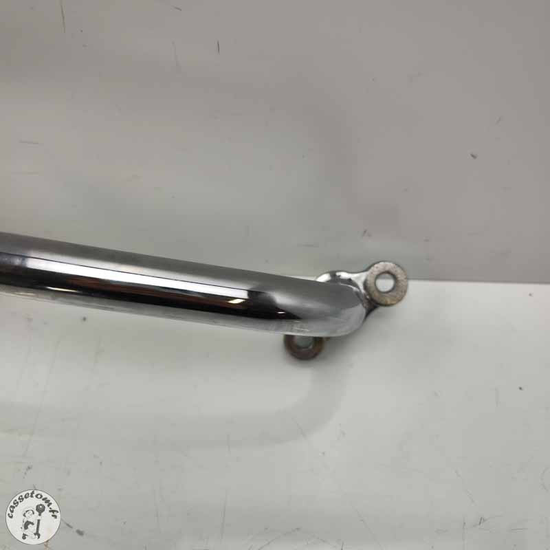 Barre de fixation commande au pieds gauche  Triumph 2300 rocket III 2005
