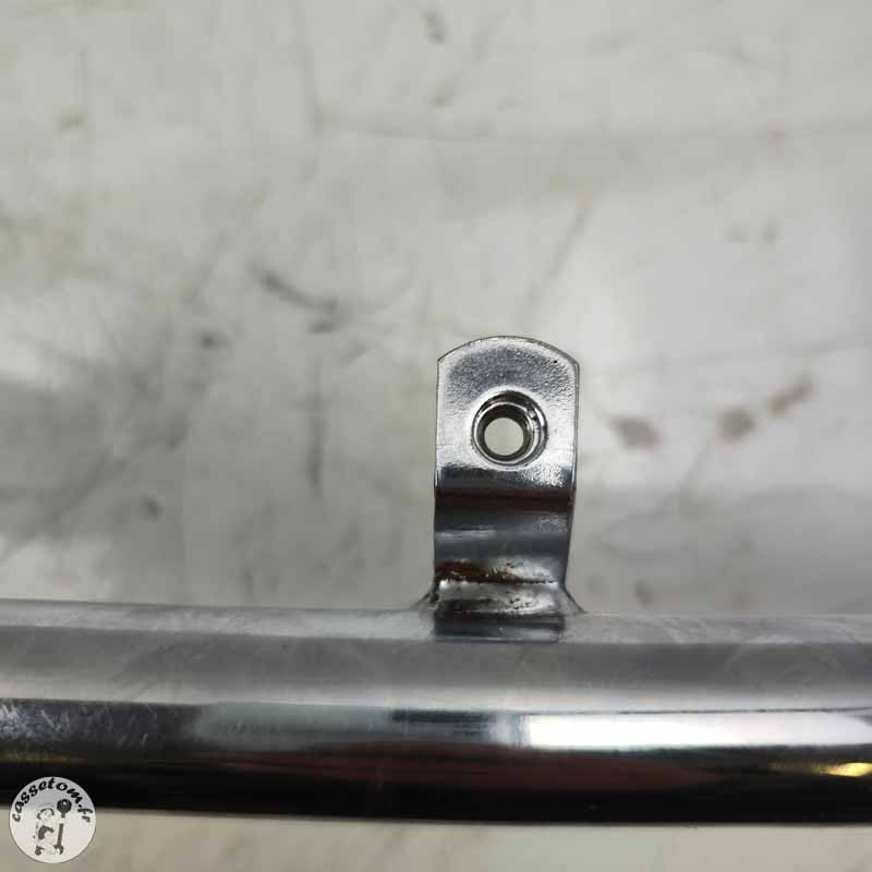 Barre de fixation commande au pieds gauche  Triumph 2300 rocket III 2005