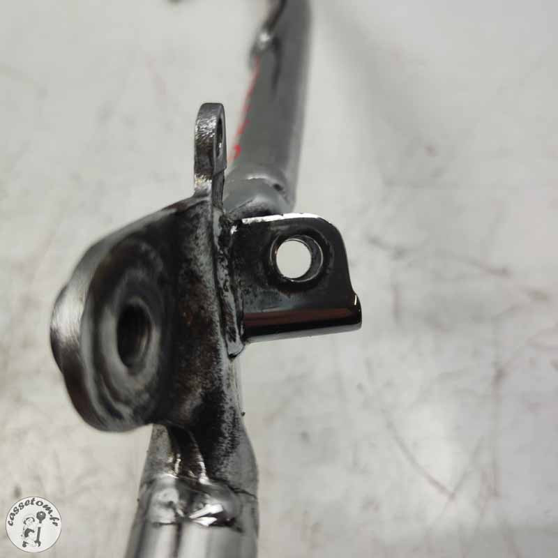 Barre de fixation commande au pieds gauche  Triumph 2300 rocket III 2005