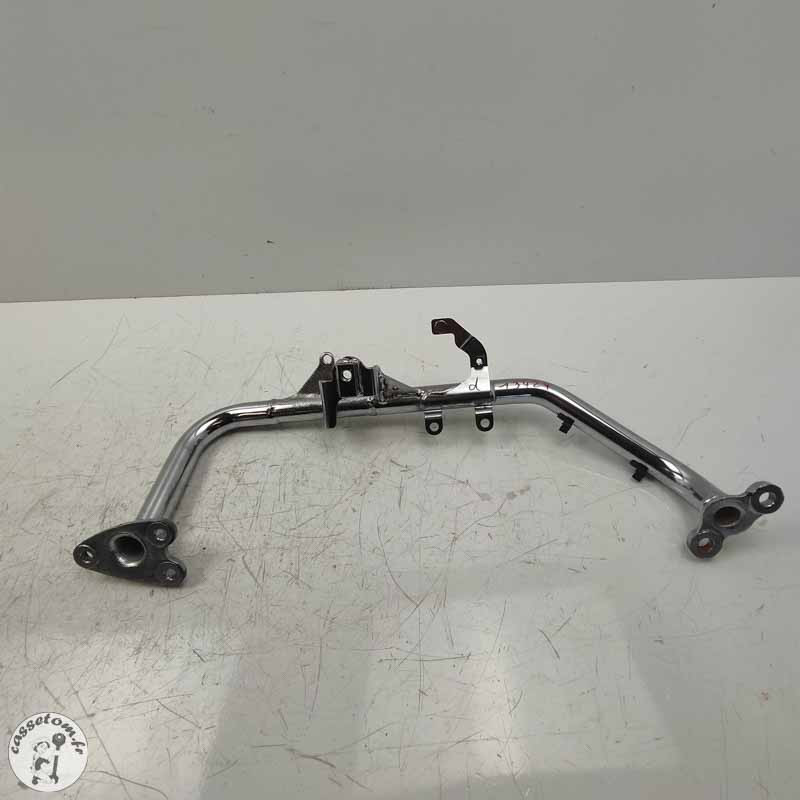 Barre de fixation commande au pieds droite  Triumph 2300 rocket III 2005