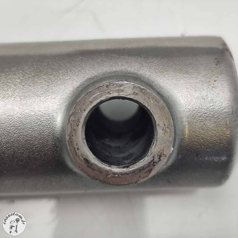 Bras de fourche gauche  Triumph 2300 rocket III 2005