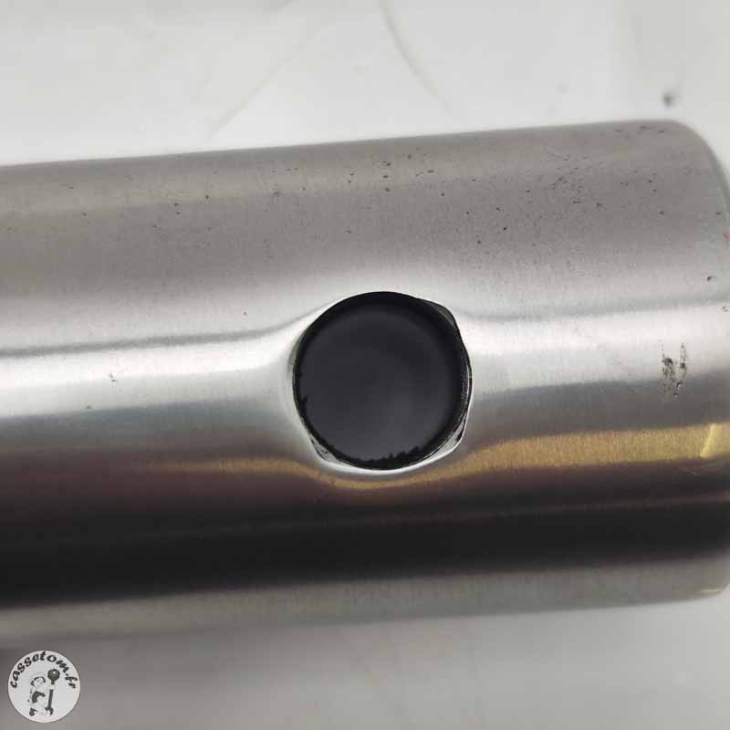 Bras de fourche gauche  Triumph 2300 rocket III 2005