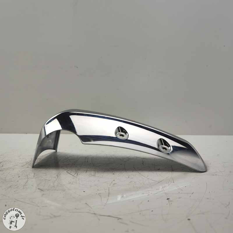 Ecope radiateur d'eau droite  Triumph 2300 rocket III 2005