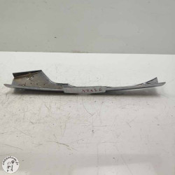 Ecope radiateur d'eau inférieure  Triumph 2300 rocket III 2005