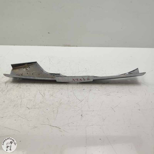 Ecope radiateur d'eau inférieure  Triumph 2300 rocket III 2005