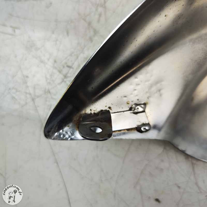 Couvercle de boitier de filtre à air  Triumph 2300 rocket III 2005