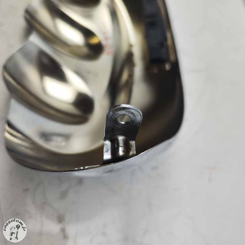 Couvercle de boitier de filtre à air  Triumph 2300 rocket III 2005