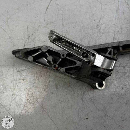 Demi boucle arrière droite avec repose pied  Yamaha 560 T max 2020