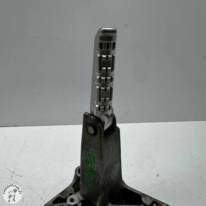 Demi boucle arrière droite avec repose pied  Yamaha 560 T max 2020