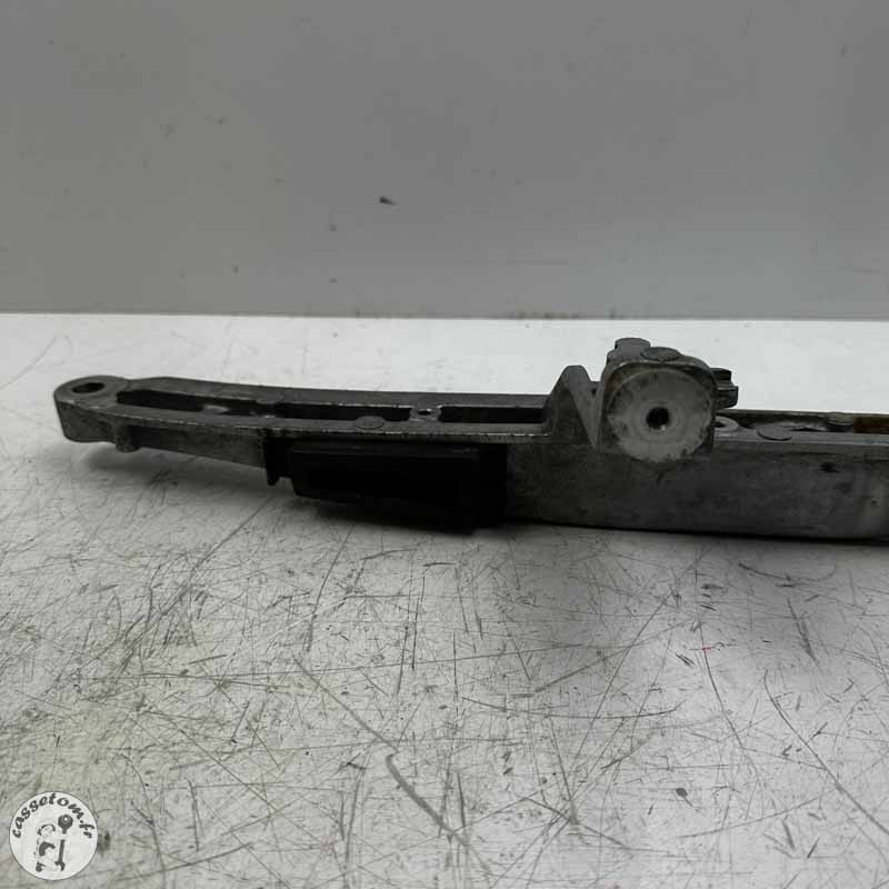 Demi boucle arrière droite avec repose pied  Yamaha 560 T max 2020