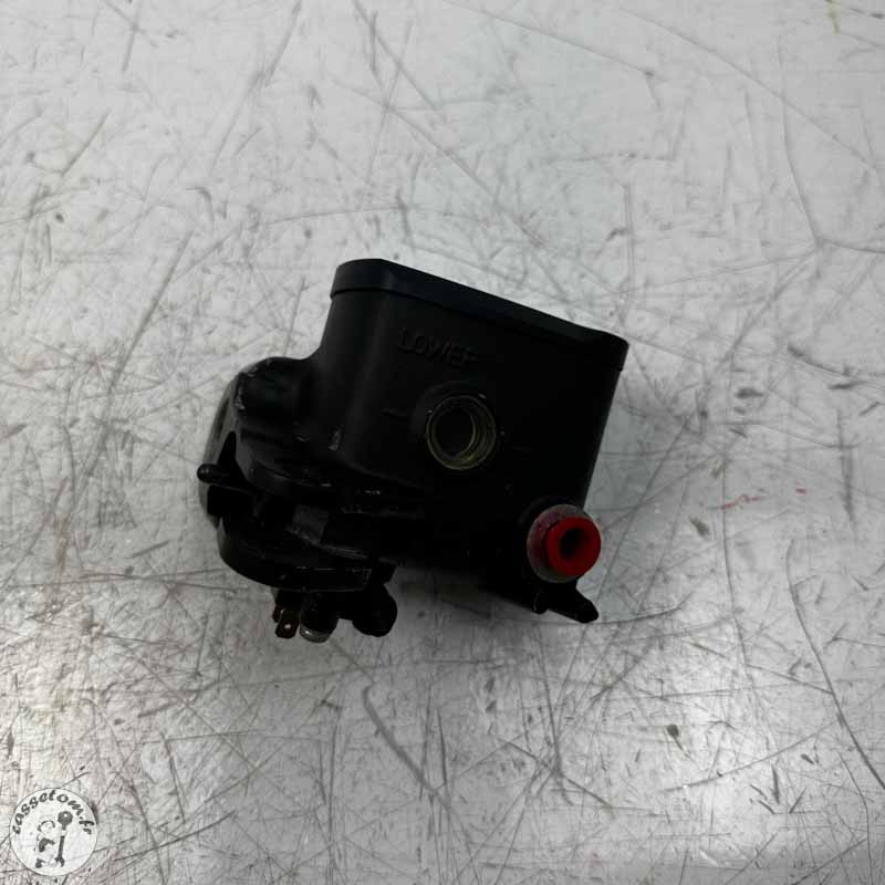 Maître cylindre de frein avant  Yamaha 560 T max 2020