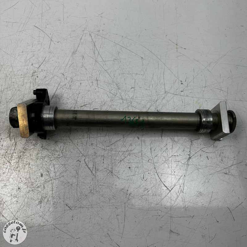 Axe de roue arrière  Yamaha 560 T max 2020