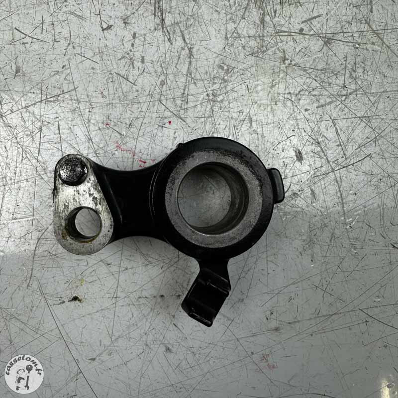 Axe de roue arrière  Yamaha 560 T max 2020