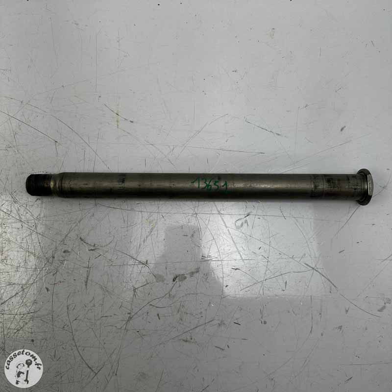 Axe de roue arrière  Yamaha 560 T max 2020