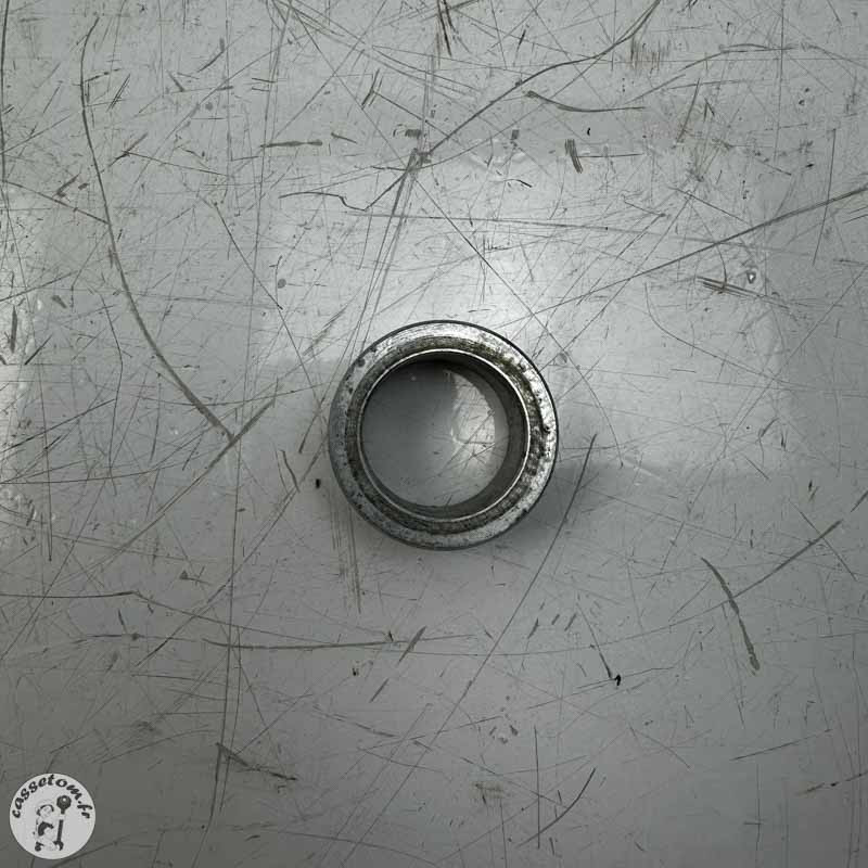 Axe de roue arrière  Yamaha 560 T max 2020