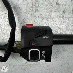 Commodo droit avec poignée de gaz  Yamaha 560 T max 2020