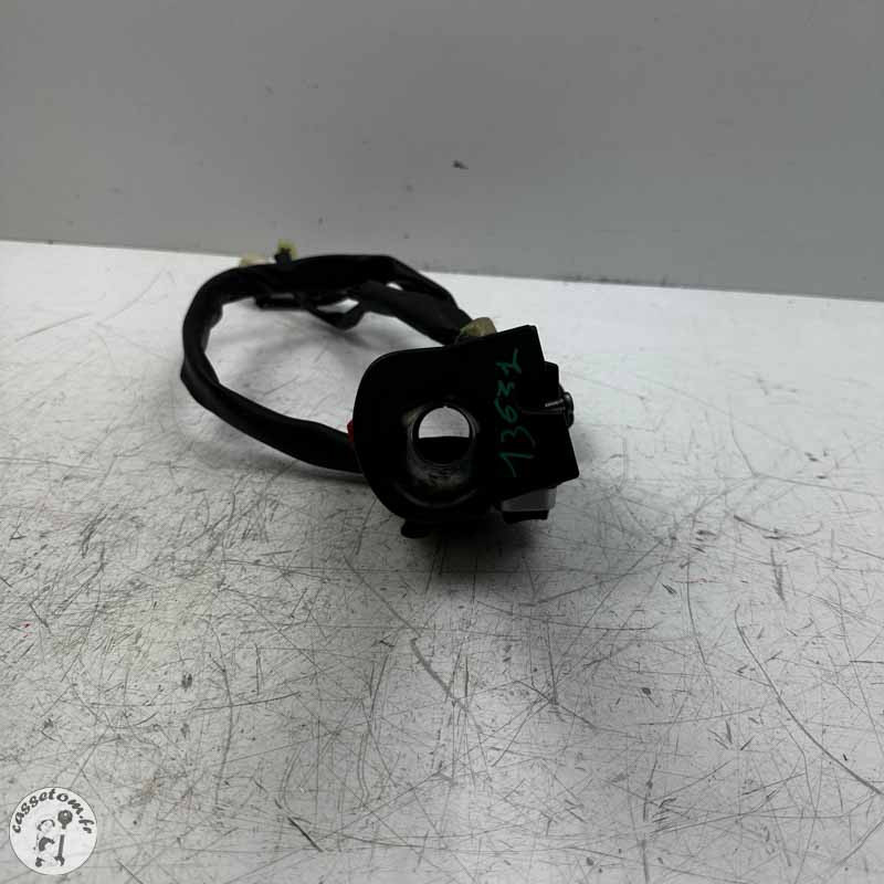 Commodo droit avec poignée de gaz  Yamaha 560 T max 2020