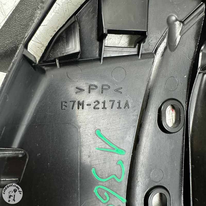 Sur cache feu arrière  Yamaha 560 T max 2020