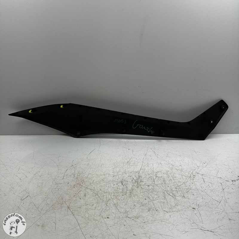 Carénage sous selle gauche  Yamaha 560 T max 2020