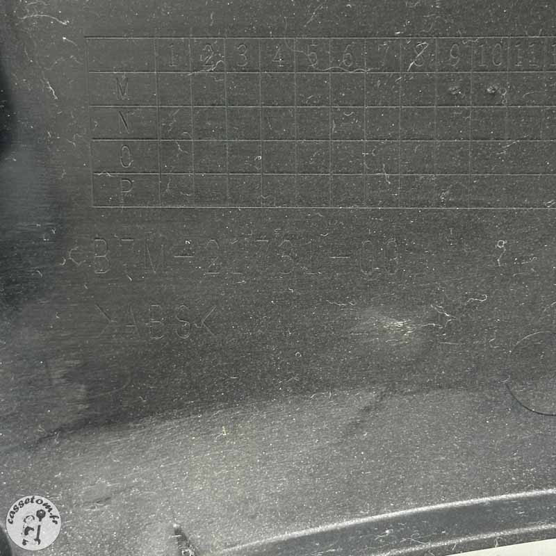 Carénage sous selle gauche  Yamaha 560 T max 2020