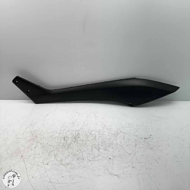 Carénage sous selle gauche  Yamaha 560 T max 2020
