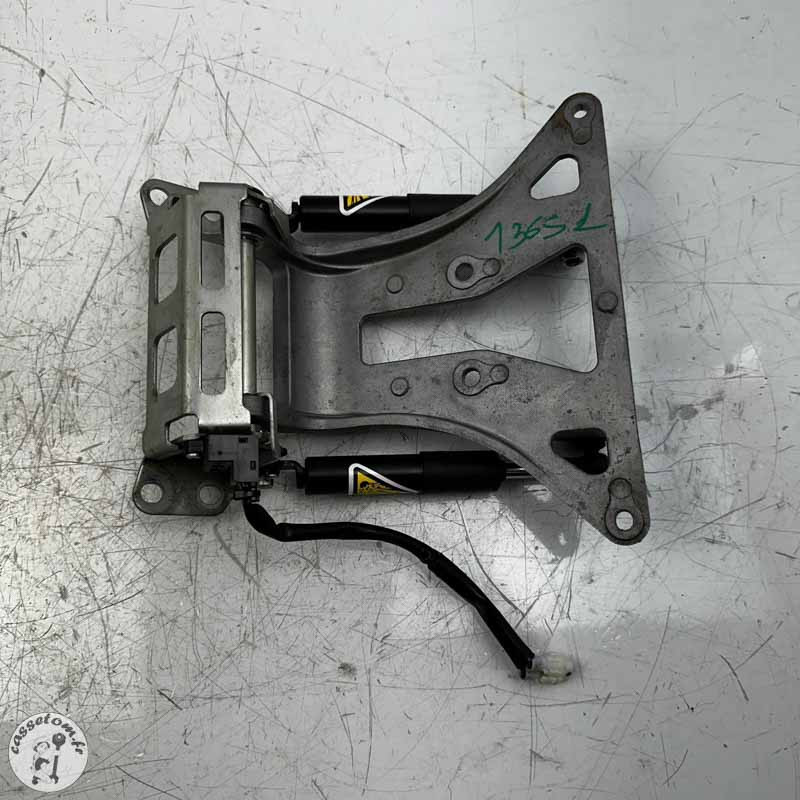 Mécanisme d'ouverture de selle  Yamaha 560 T max 2020