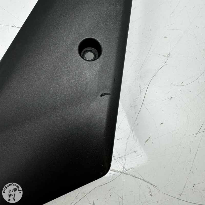 Carénage sous selle droit Yamaha 560 T max 2020