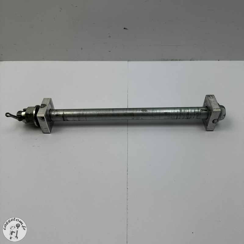 Axe de roue arrière  Kawasaki 650 versys 2023