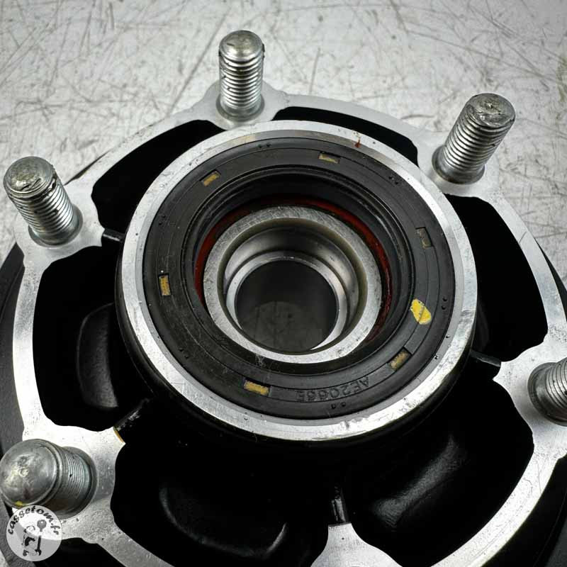 Porte couronne  Kawasaki 650 versys 2023