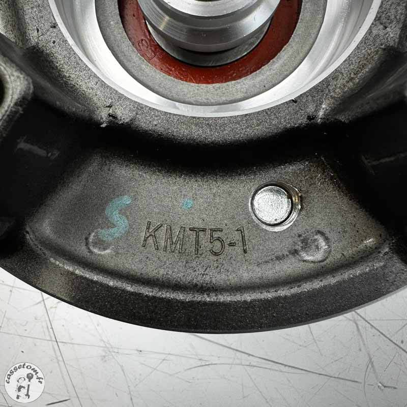 Porte couronne  Kawasaki 650 versys 2023