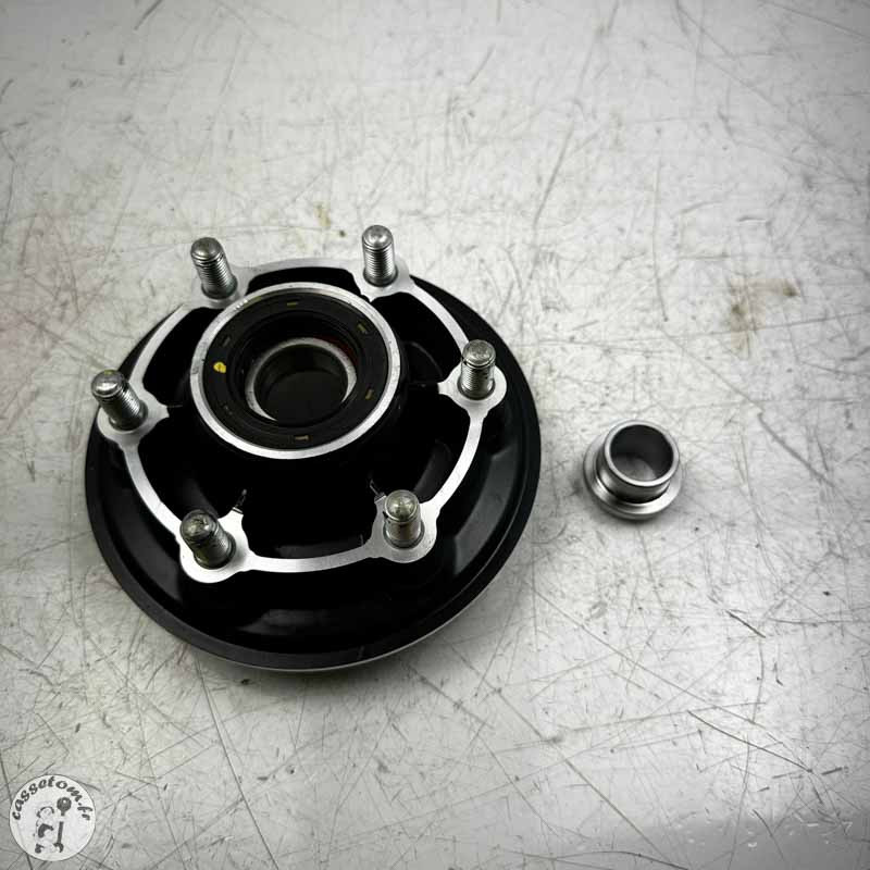 Porte couronne  Kawasaki 650 versys 2023