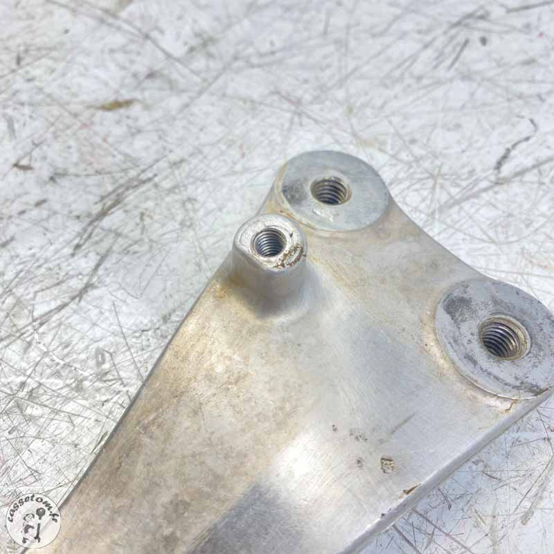 Support moteur droit Yamaha 450 yz 2011