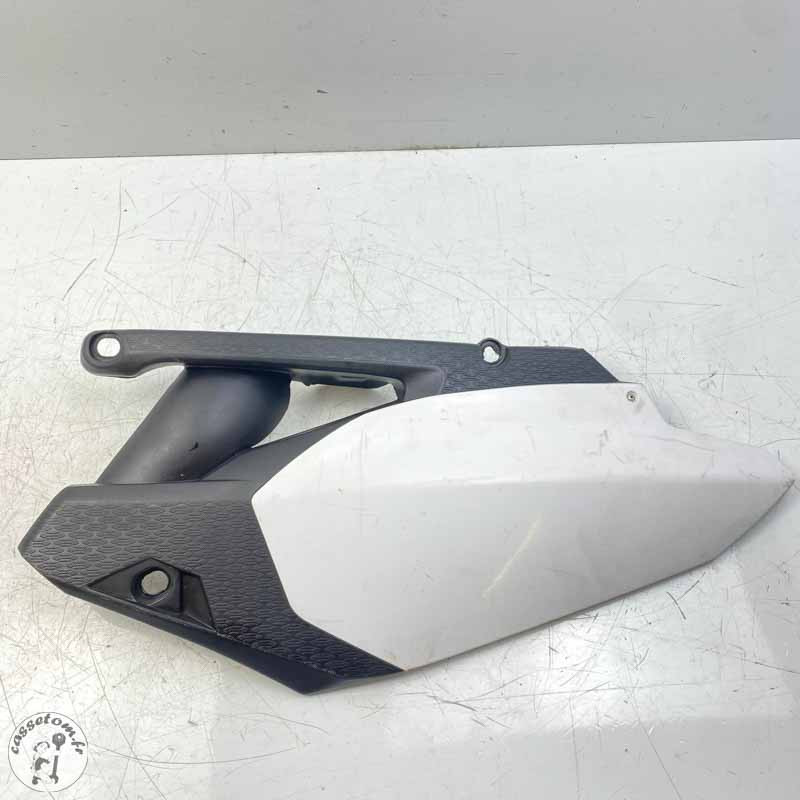 Cache latéral arrière gauche Yamaha 450 yz 2011