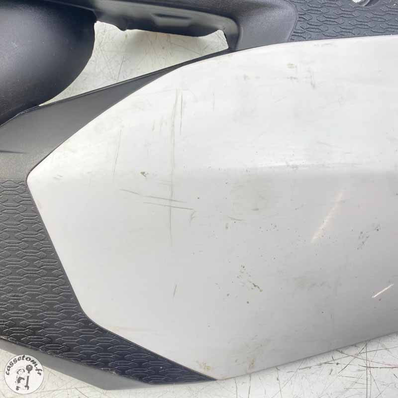 Cache latéral arrière gauche Yamaha 450 yz 2011