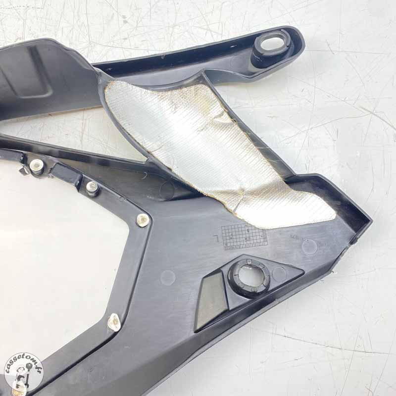 Cache latéral arrière gauche Yamaha 450 yz 2011