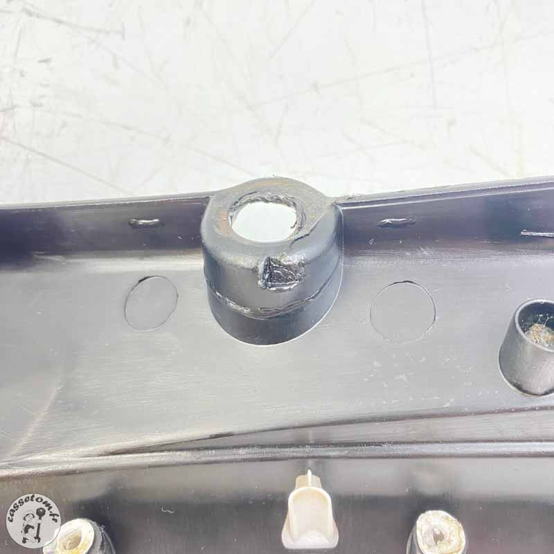 Cache latéral arrière droit Yamaha 450 yz 2011