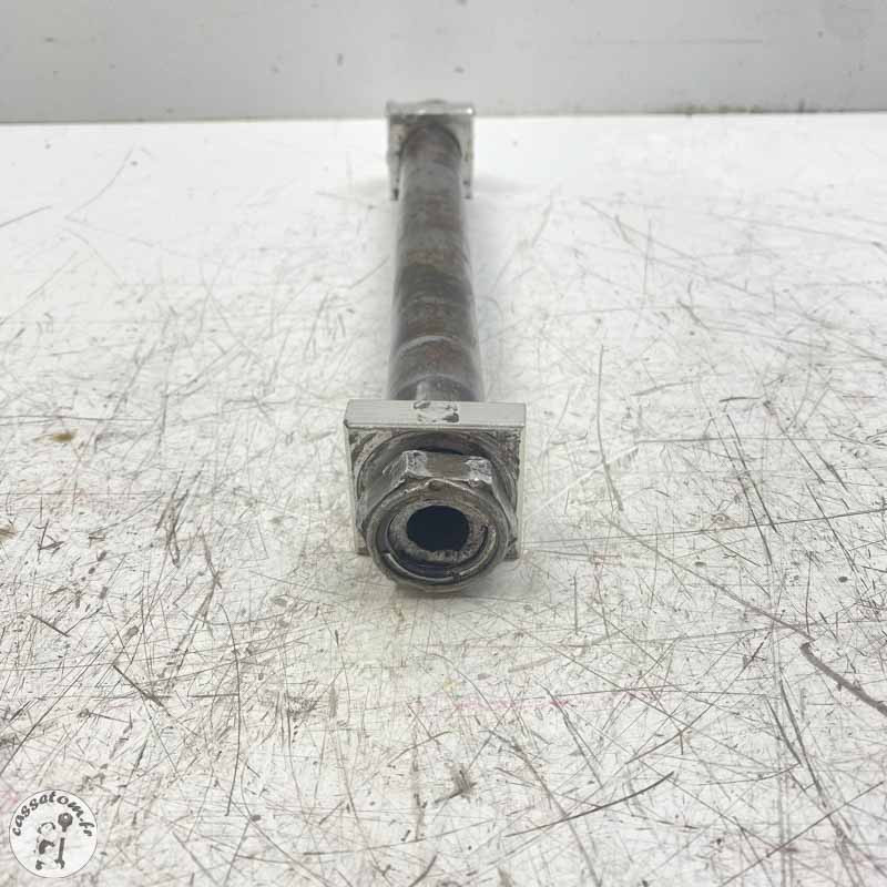 Axe de roue arrière Yamaha 450 yz 2011